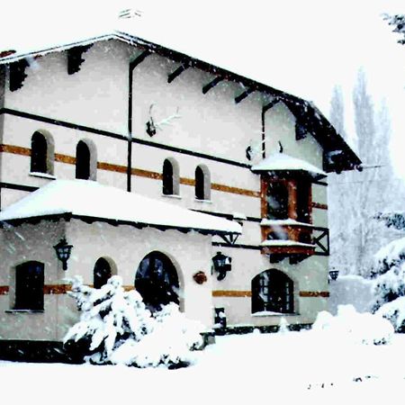 Hosteria La Posta Del Cazador San Martín de los Andes Esterno foto