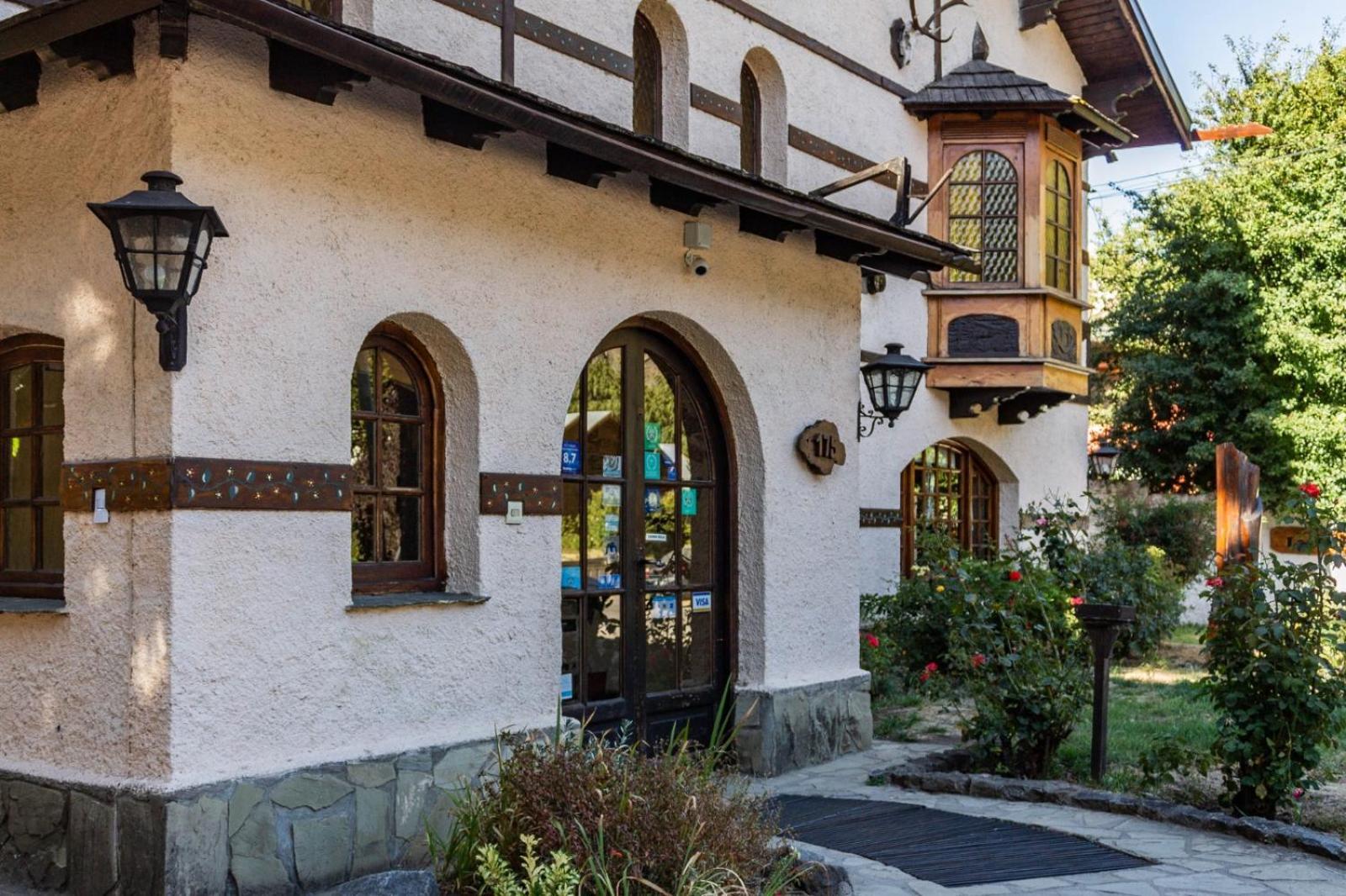 Hosteria La Posta Del Cazador San Martín de los Andes Esterno foto