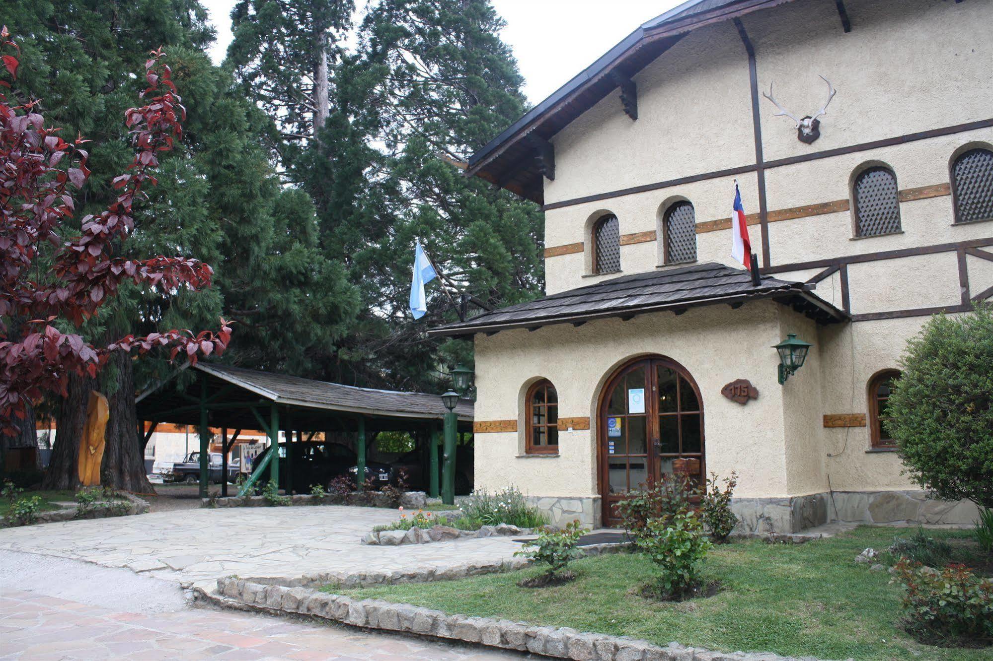 Hosteria La Posta Del Cazador San Martín de los Andes Esterno foto