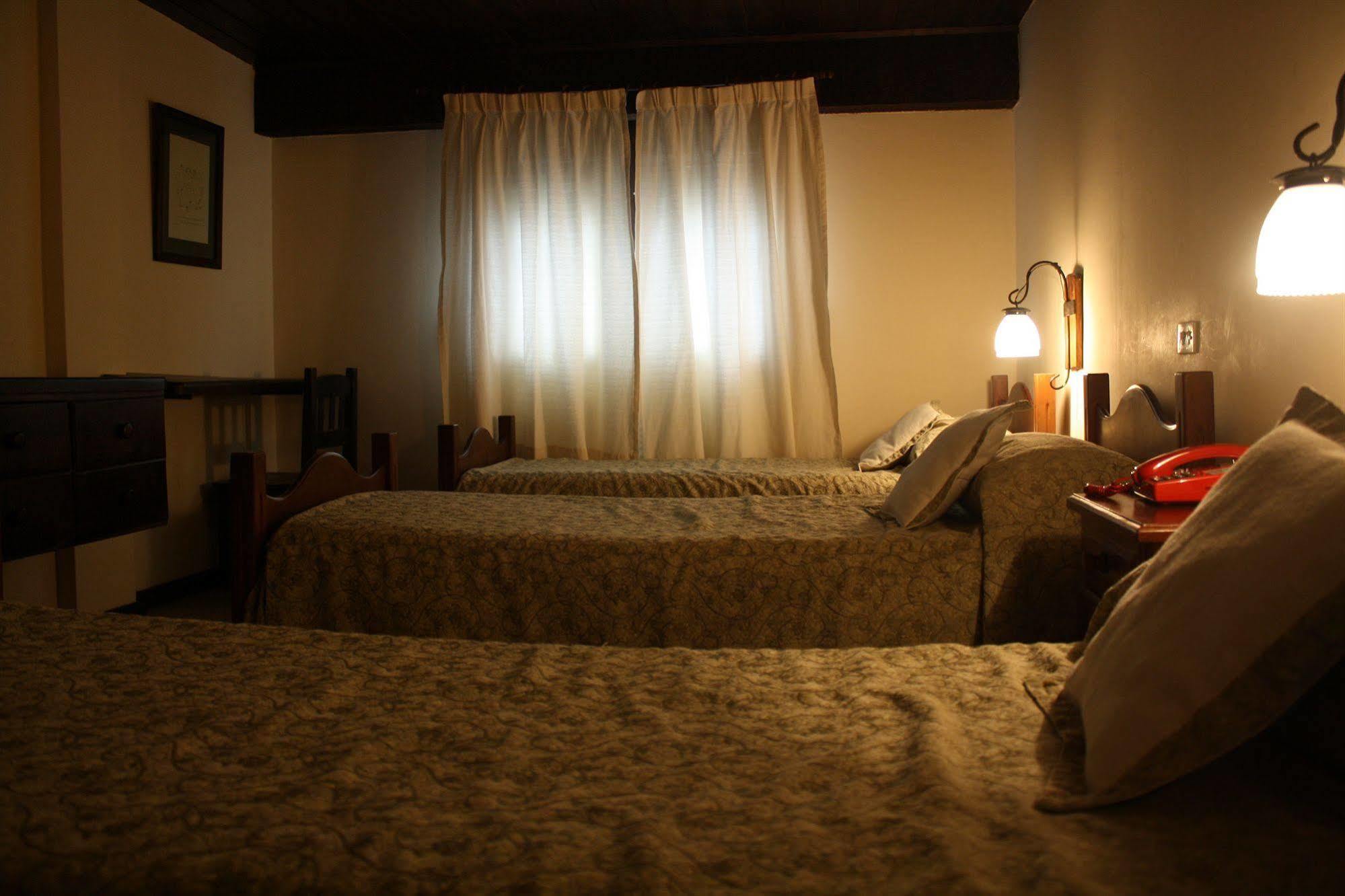 Hosteria La Posta Del Cazador San Martín de los Andes Esterno foto