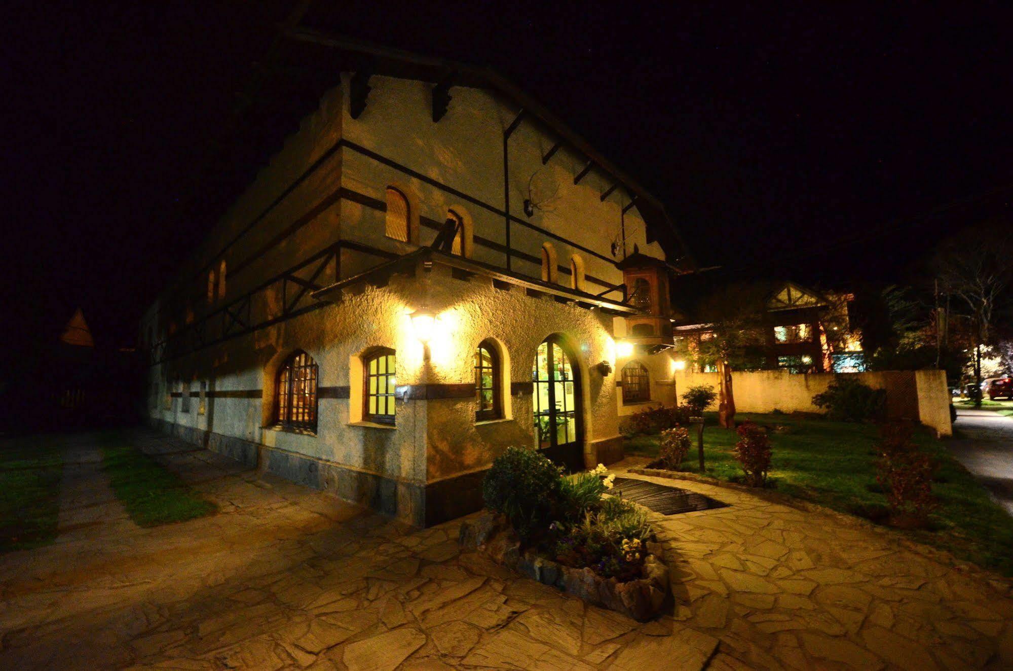 Hosteria La Posta Del Cazador San Martín de los Andes Esterno foto
