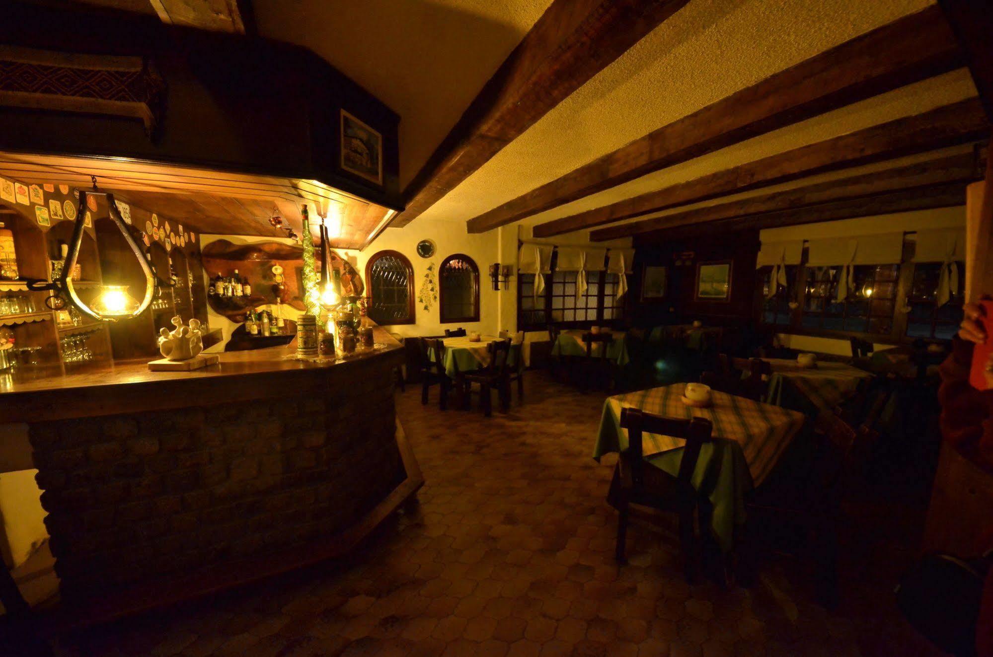 Hosteria La Posta Del Cazador San Martín de los Andes Esterno foto